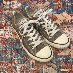 Classic Converse Casual Shoe - size 7